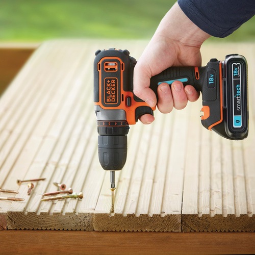 BLACK+DECKER - 18V Lithiumion smart tech Drill Driver with 400mA charger and Kit Box - BDCDC18KST