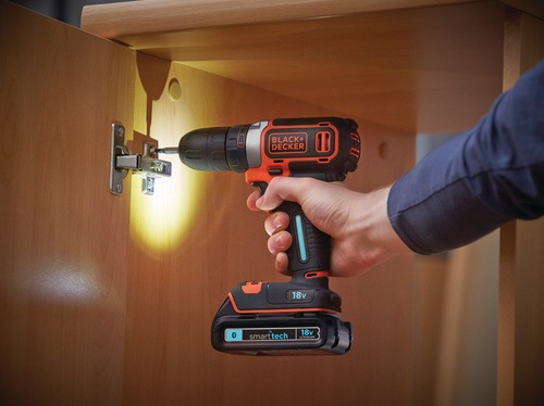 BLACK+DECKER - 18V Lithiumion smart tech Drill Driver with 400mA charger and Kit Box - BDCDC18KST