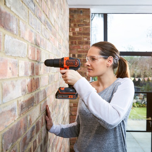BLACK+DECKER - 18V Lithiumion 2 Gear Hammer Drill  2x 15Ah Batteries  104 Accessories  19 Toolbox - BDCHD18S2KA