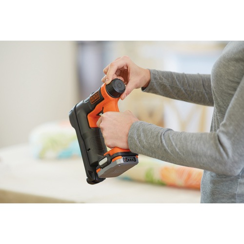 cloueuse black et decker 18v