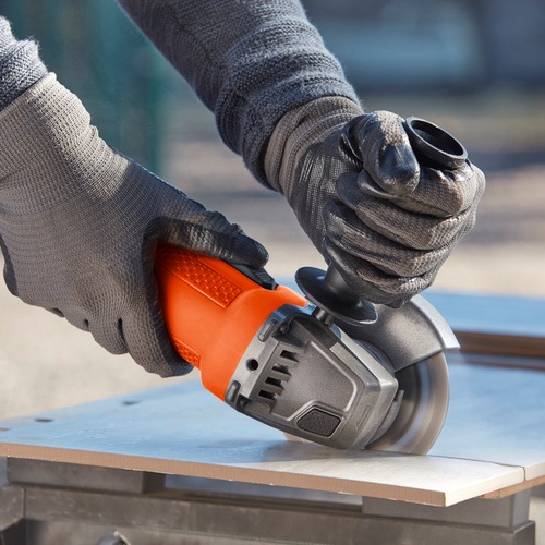 BLACK+DECKER - 750W 115mm Angle Grinder With Kit Box - BEG110K