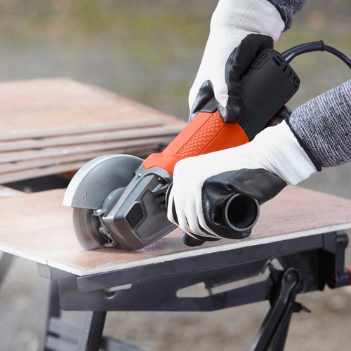 BLACK+DECKER - 750W 115mm Angle Grinder With Kit Box - BEG110K