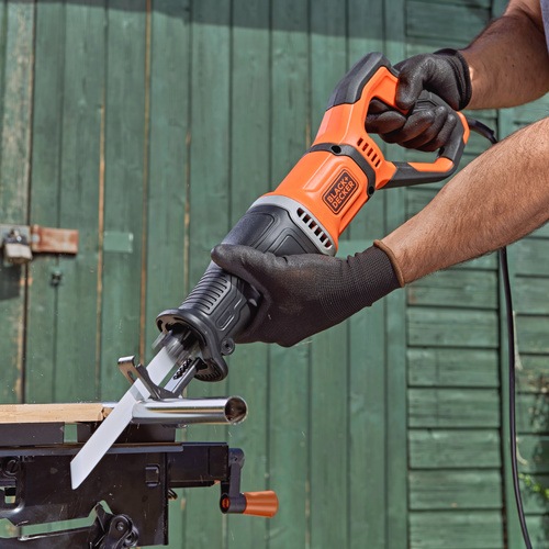 BLACK+DECKER - 750W Corded Reciprocating Saw with Branch Holder and 2x Blades in Kit Box - BES301K