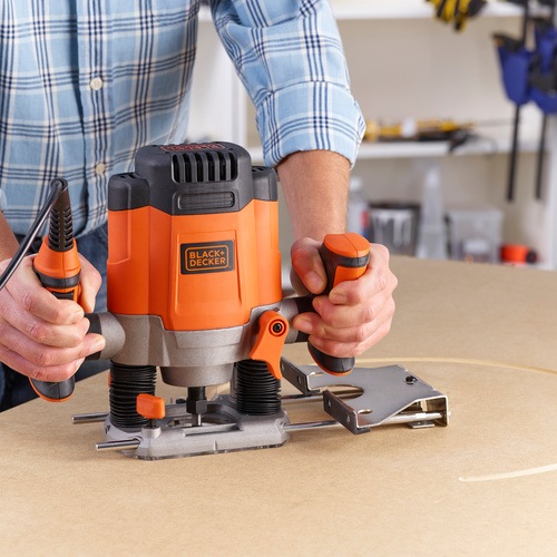 BLACK+DECKER - Defonceuse 1200W  13 accessoires - KW1200EKA