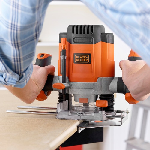 BLACK+DECKER - Defonceuse 1200W  13 accessoires - KW1200EKA