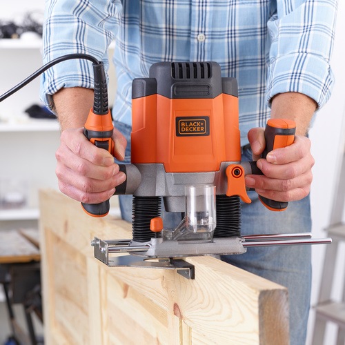 BLACK+DECKER - Defonceuse 1200W  13 accessoires - KW1200EKA