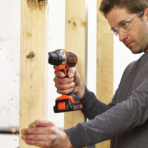 BLACK+DECKER - 18V 15Ah Cordless Multievo Multi Tool and Charger with Drill Driver Jigsaw and Sander attachments in a Soft Bag - MT218S2A