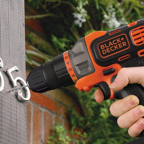 BLACK+DECKER - 18V 15Ah Cordless Multievo Multi Tool and Charger with Drill Driver Jigsaw and Sander attachments in a Soft Bag - MT218S2A